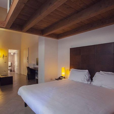 Appartamenti Resort Roma 6.3 E Resort I Banchieri Rávena Exterior foto